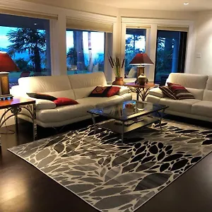 Waterfront 2br With Superb Views Villa Saanichton