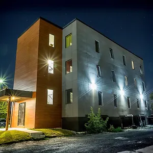 Clifton Hill 4a Apartment Niagara Falls